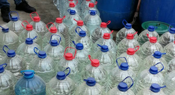 Иззеха около 200 литра нелегален алкохол в Кърджали