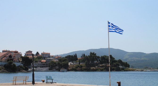Вдигат пенсиите на най-малко 450 000 хиляди гърци