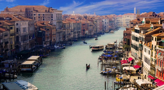 Индустриалното пристанище Маргера в лагуната на Венеция беше евакуирано, за