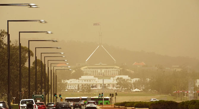 Заради пожарите в Австралия властите обявиха извънредно положение в района