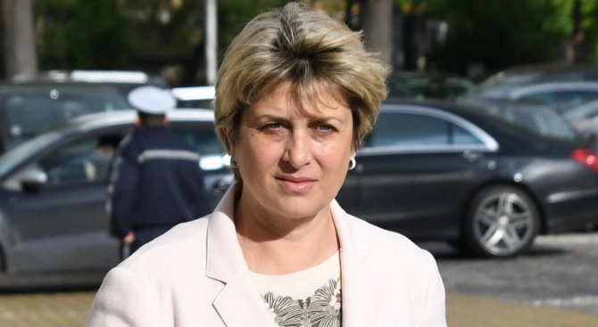 Депутатката от БСП Весела Лечевотказа да коментира изказването на Цветомир