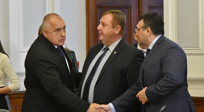 Военният министър Красимир Каракачанов заминава за Северна Македония Той ще
