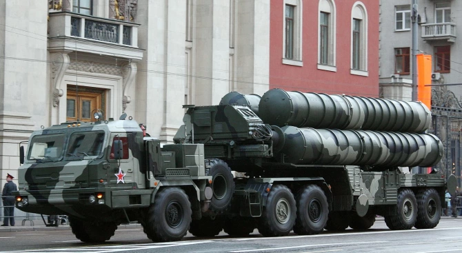 Русия ще започне доставките на ракетни системи земя въздух С 400 за