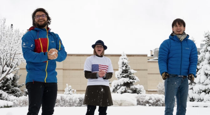 В Посолството на САЩ в София отпразнуваха дългоочаквания снеговалеж с