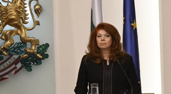 Вицепрезидентът Илияна ЙотоваИлияна Малинова Йотова е български политик 5 ти
