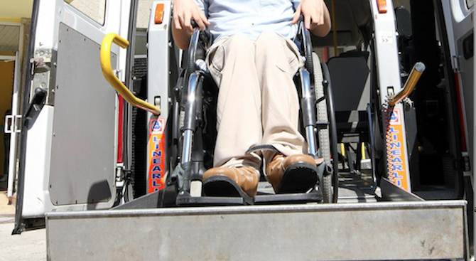 МТСП отпуска до 8000 лева за преустройство на автомобил за хора с увреждания