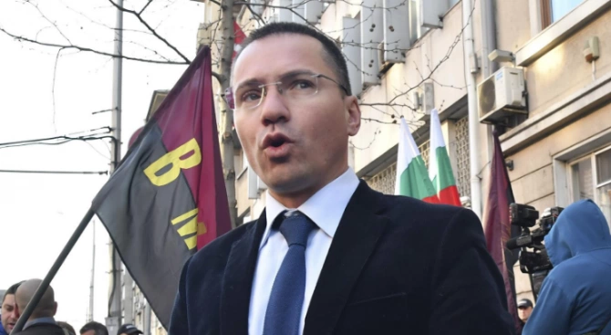 Евродепутатът от ВМРО ЕКР Ангел ДжамбазкиАнгел Джамбазки е български националист и