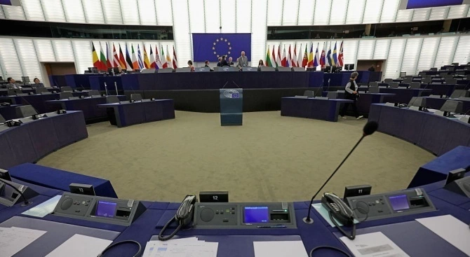 Тази вечер евродепутатите ще обсъдят с Европейската комисия координирания отговор