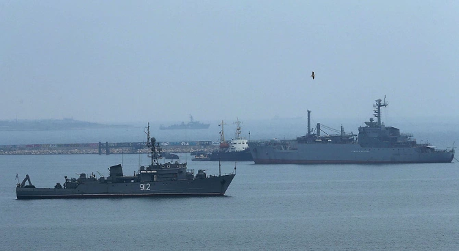 Два бойни кораба от руския Черноморски флот въоръжени с ракетни