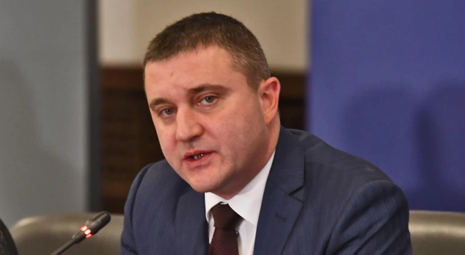 Според финансовия министър Владислав Горанов Владислав Иванов Горанов е министър