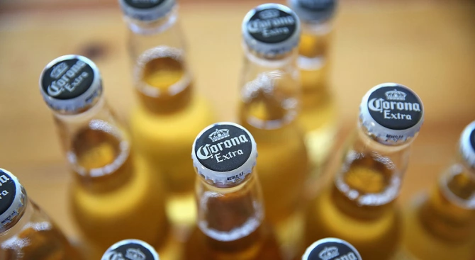 Компанията която притежава бирата Корона регистрира колосална загуба от 170