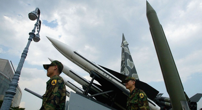 Северна Корея изстреля неидентифицирани снаряди 