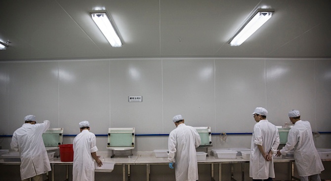 В Китай тестват шест вида ваксини срещу коронавирус 