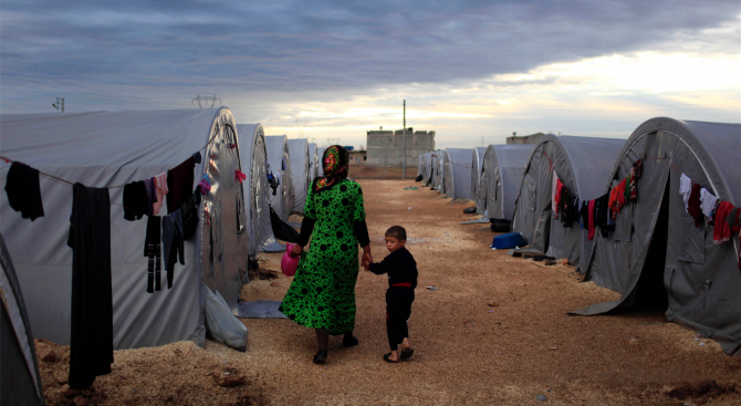 Гърция изгражда бежански лагер на 15 км от България