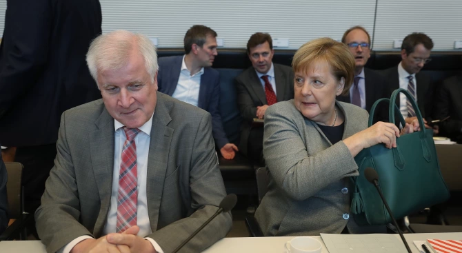 Германският вътрешен министър Хорст Зеехофер отказа да се ръкува с
