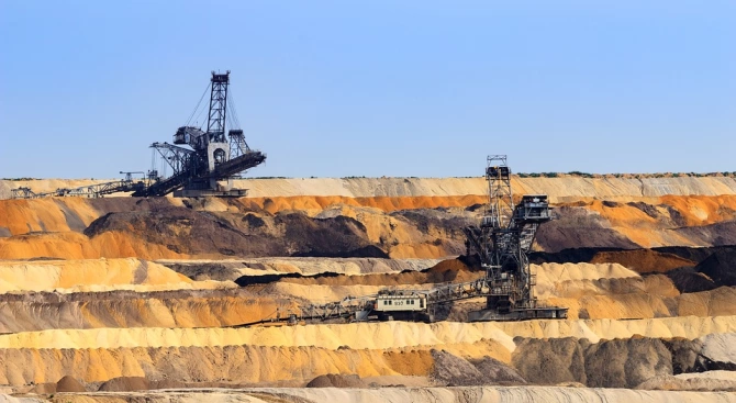 Двама миньори са загинали след изтичане на метан в рудник