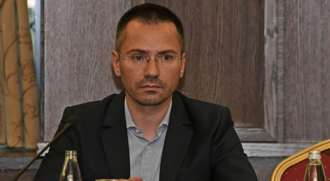Евродепутатът от ЕКР и зам.-председател на ВМРО Ангел ДжамбазкиАнгел Джамбазки