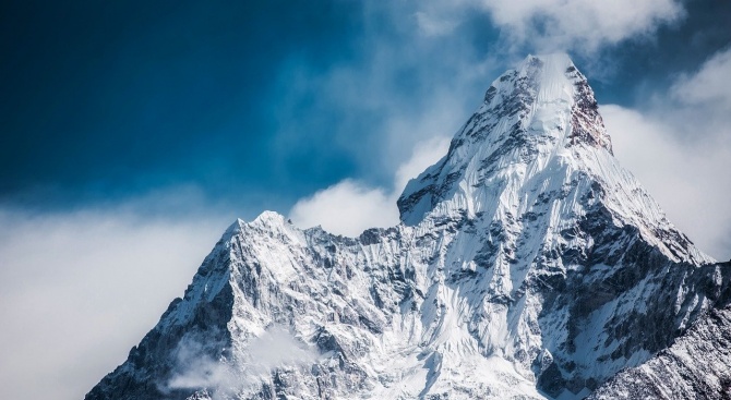  Заради коронавируса Непал отмени всички експедиции на Еверест