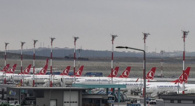 Турция затваря в полунощ въздушните си граници за девет европейски държави