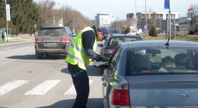 596 нарушения на Закона за движение по пътищата са установени