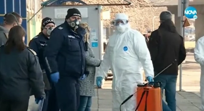 Полиция и здравни власти провеждат специализирана операция на Стоков базар
