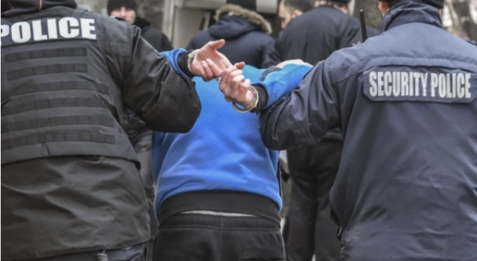 Окръжен съд Бургас взе мярка за неотклонение Задържане под