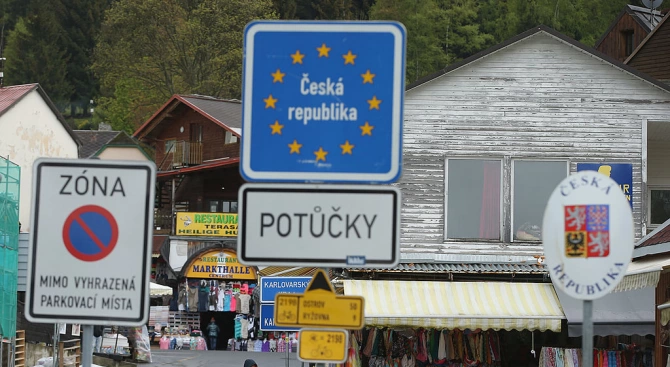 Чешкото правителство обяви днес че от понеделник затваря границите на