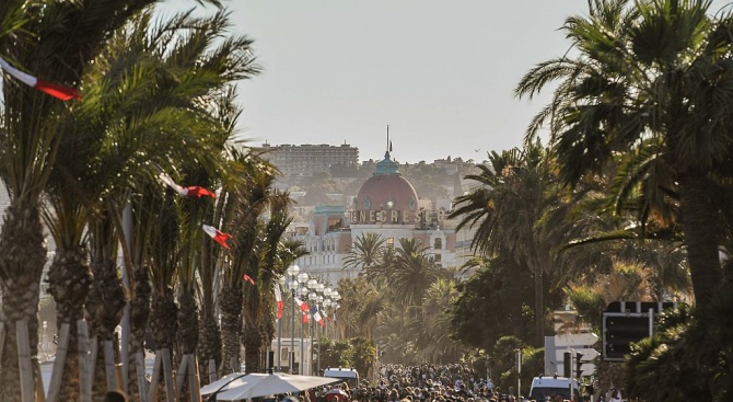 Затварят прочутата крайбрежна алея Ница заради коронавируса