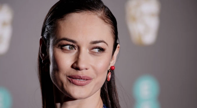 Известната актриса Олга Куриленко призна че е диагностицирана с коронавирусна