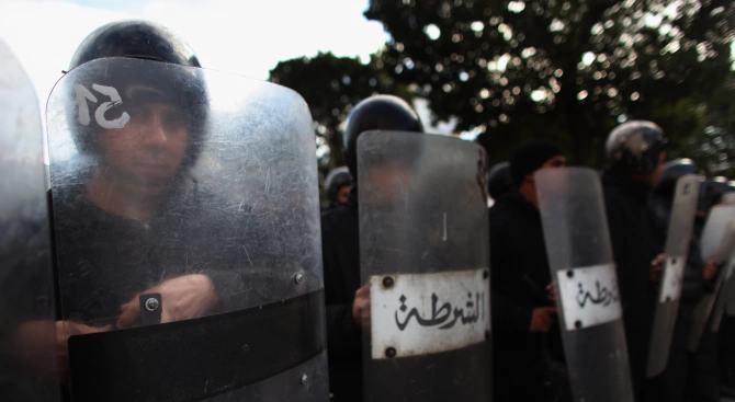 Президентът на Тунис Каис Сайед обяви снощи че налага полицейски