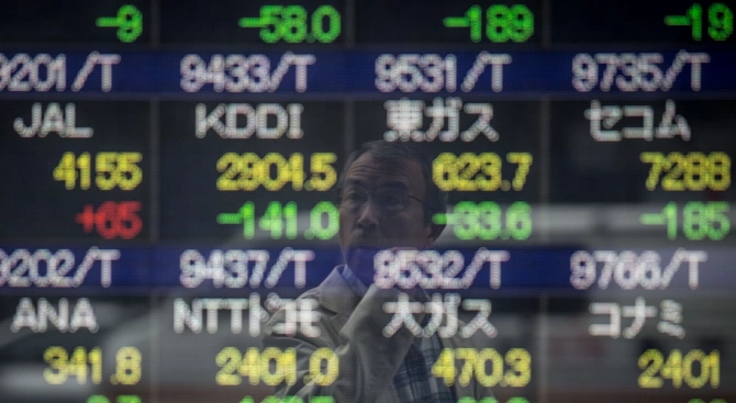 Азиатските фондови пазари отбелязаха рязък спад днес след поредния хаос