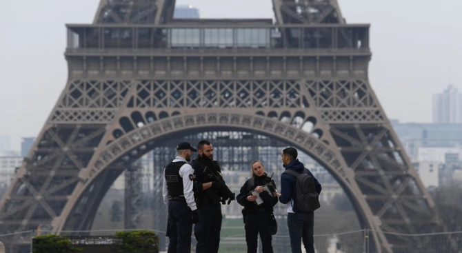 Властите в Париж затвориха днес обществени места в няколко града