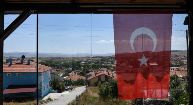Над 11 хиляди турски граждани са поставени под карантина в