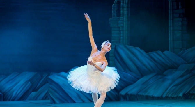  Прима балерина на Виенската опера репетира вкъщи поради ковид 