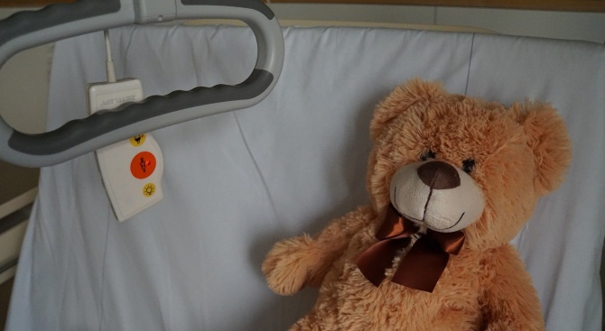  Детето във Великотърновската болница със подозрения за ковид не е било имунизирано - майката е антиваксър 