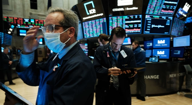 Пореден спад на финансовите пазари Стойността на акциите на Уолстрийт