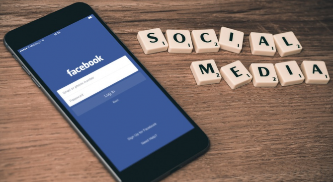  Фейсбук дава 100 милиона $ в поддръжка на новинарски медии, наранени от ковид 