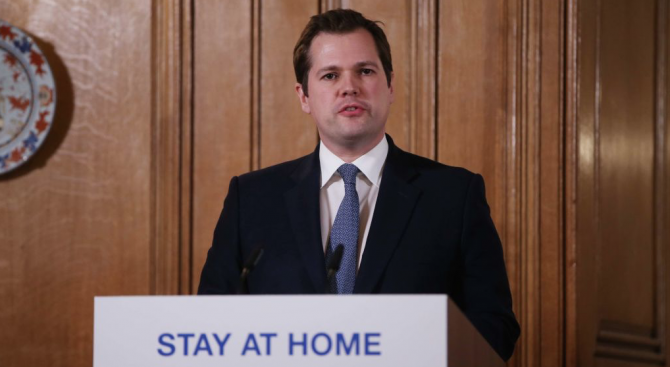  Британски министър: Ситуацията с умряли от COVID-19 ще се утежнява още 