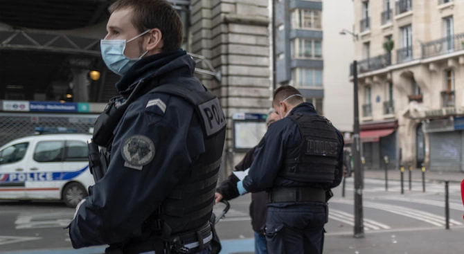 Трима души са задържани във Франция заради вчерашното нападение с