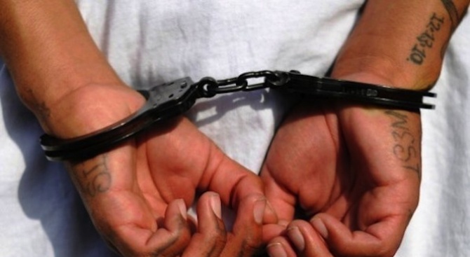 Арестуваха 23-годишен мъж за държане на амфетамин