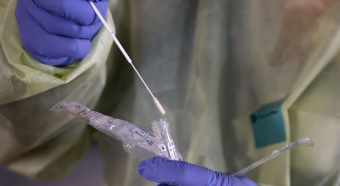 Тестват за коронавирус в софийския "Социален патронаж"