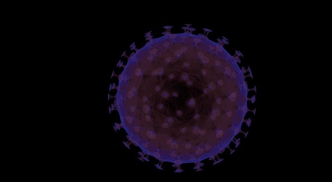 Имунолог: Сега не е време за отказване от мерките срещу коронавируса