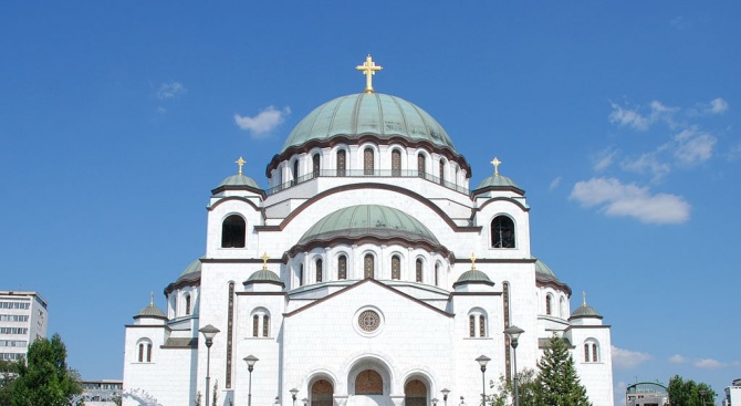 Много свещеници и граждани, сред които и черногорско-приморският митрополит на