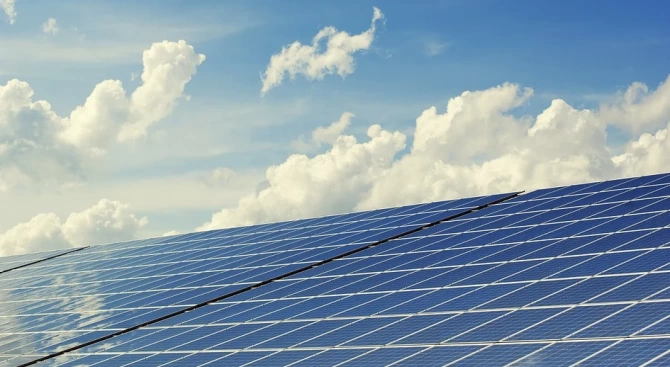 Нов соларен парк с мощност 15 киловатпик KWp изграден от