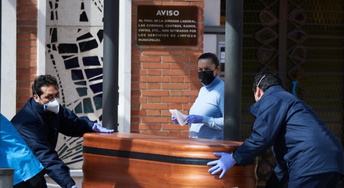 Над 560 са жертвите на коронавируса в Испания за последните 24 часа