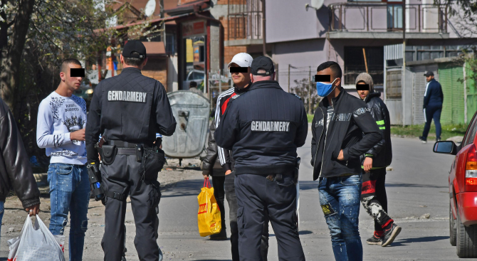 Няма заразени с COVID-19 в ромските квартали на Пловдив