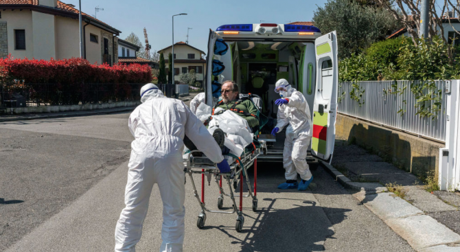  Нов спад на умрелите и новозаразените с COVID-19 в Италия 