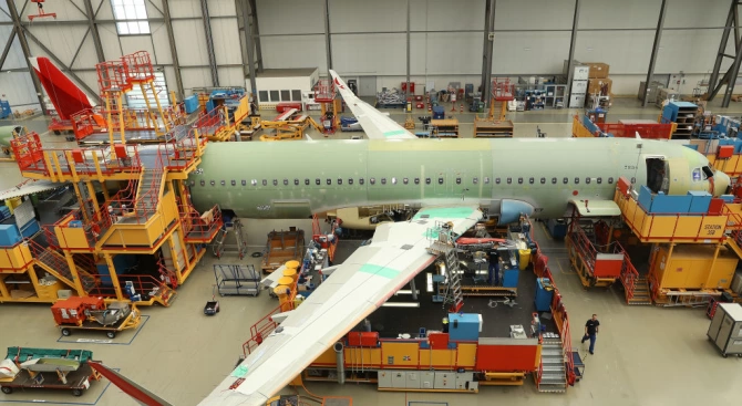 Американският самолетостроител Боинг Boeing обяви днес че ще възобнови производството
