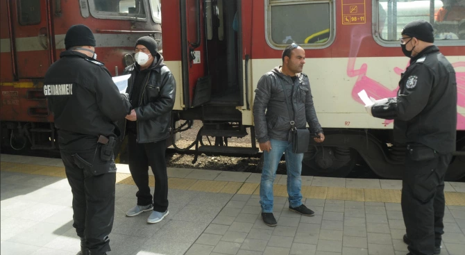 Движението на влаковете които заминават от Централна гара София вече