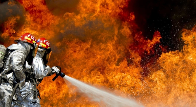В мигрантския лагер на гръцкия остров Хиос е избухнал пожар
